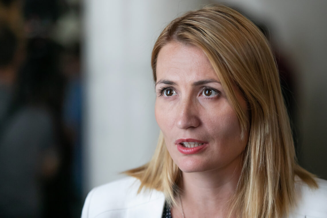 Свій турборежим влада має спрямувати на захист лікарів і забезпечити всіх спеціальними костюмами, — Ольга Стефанишина